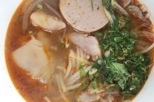 Quán Ăn Bún Bò - Phạm Văn Đồng