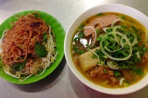 Quán Ăn Bún Bò Phú Thiên