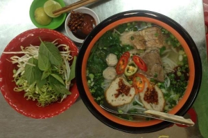 Quán Ăn Bún Bò Viên Góc Vườn Chuối