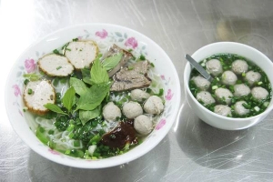 Quán Ăn Bún Bò Viên - Vườn Chuối
