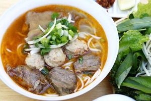 Quán Ăn Bún Bò Vinh Hiền - Cầu Ông Lãnh