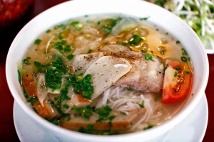 Quán Ăn Bún Cá Hùng Quý