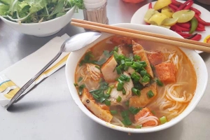 Quán Ăn Bún Chả Cá & Mì Quảng - Hà Thị Thân