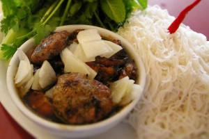 Quán Ăn Bún Chả Gia Truyền Bà Học - TT Trạm Trôi