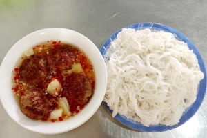 Bún Chả Hà Nội & Bánh Cuốn Nóng