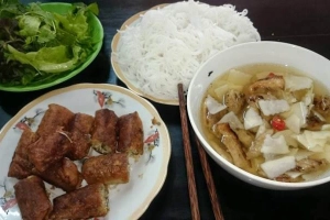 Quán Ăn Bún Chả Hà Thành, Nem Cua Bể