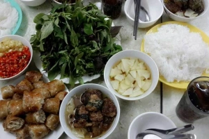 Quán Ăn Bún Chả Hàng Mành & Nem Cua Bể