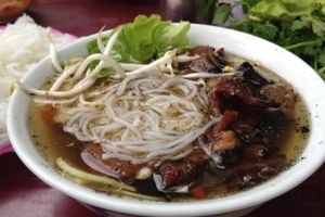 Quán Ăn Bún Chả Sân Tập Thể Vĩnh Hồ