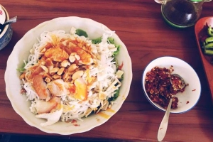 Quán Ăn Bún Mắm & Mì Quảng - Dũng Sĩ Thanh Khê