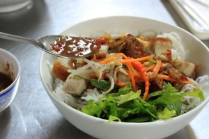 Quán Ăn Bún Mắm Nêm Đà Nẵng 168