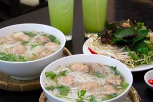 Quán Ăn Bún Mọc Sườn - Giáp Bát