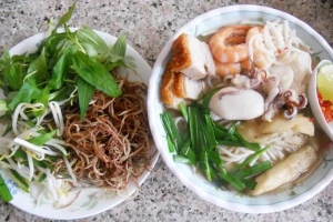Quán Ăn Bún Nước Lèo Sóc Trăng & Dừa Sáp Trà Vinh