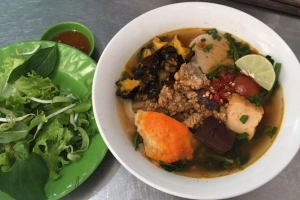 Quán Ăn Bún Riêu 322