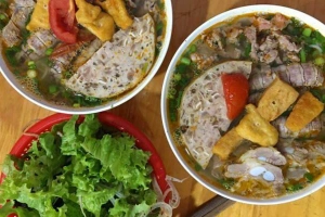 Quán Ăn Bún Riêu Bề Bề - Cốm Vòng
