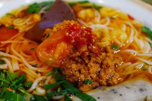 Quán Ăn Bún Riêu Cô Chính