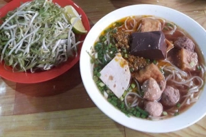 Quán Ăn Bún Riêu Cô Hà
