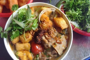 Quán Ăn Bún Riêu Đền Lừ