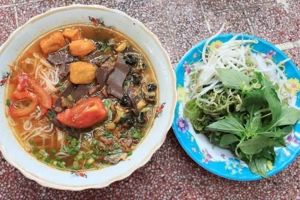 Quán Ăn Bún Riêu Ốc - Quang Trung