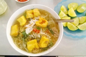 Quán Ăn Bún Riêu Út Hiếu