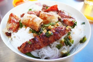 Quán Ăn Bún Thịt Nướng Cúc