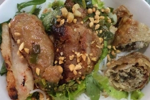 Quán Ăn Bún Thịt Nướng, Nem Nướng - Đoàn Văn Bơ