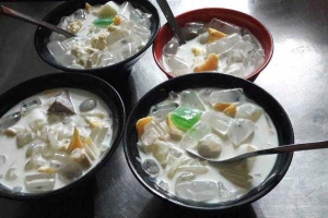 Cafe Chè Thái - Lê Văn Lương