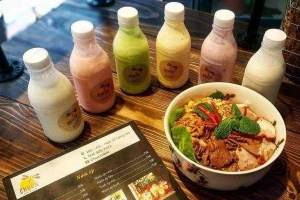 Cafe Chuồn Deli - Food & Drink