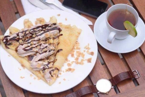 Cafe Crepes & Books