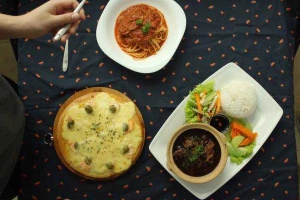 Cafe H3Q Pizza Miki - Lotte Center