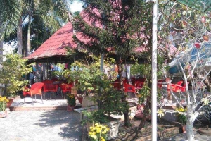 Cafe Hoa Viên Club