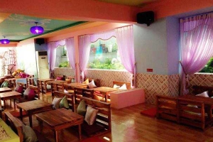 Cafe Hội Quán Trà Sữa Gossip - Đường Số 7