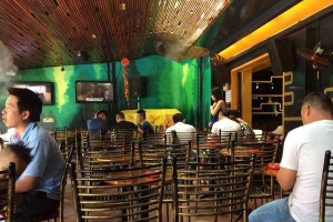 Cafe Hùng - Bờ Kè