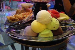 Cafe Kem Pinocchio - Hữu Nghị