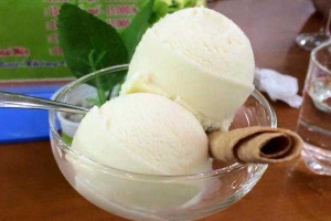 Cafe Kem Tràng Tiền - 235B Nguyễn Văn Cừ