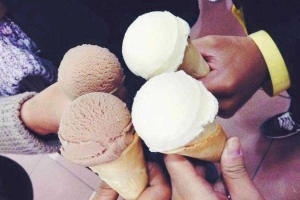 Cafe Kem Tràng Tiền - Hồ Gươm Plaza