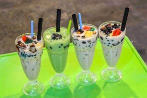 Cafe Moon Milk Tea