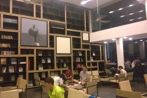 Cafe Nhà Sách Cá Chép - Nguyễn Thị Minh Khai