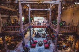 Nhà Sàn Art Cafe