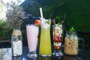 Cafe Peek A Boo - Drink & Ice