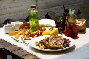 Cafe Phố Nhỏ Bistro & Lounge