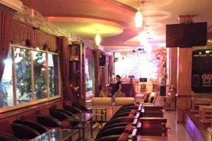 Cafe Phòng Trà Tình