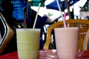 Cafe Sinh Tố Bà Chửi - Làng Đại Học