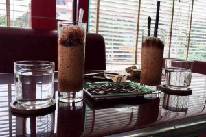 Cafe & Sinh Tố - Trần Phú