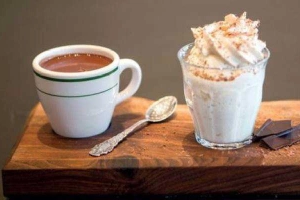 Cafe Tứ Đổ Tường - Goodie Drinks & Oldie Music