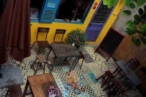 Canh Ngọ Cafe