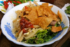 Quán Ăn Cao Lầu Mì Lạc Sơn