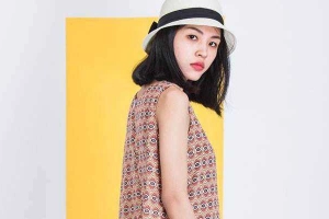 Casta - Cách Mạng Tháng 8
