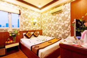 Cầu Vòng Hotel