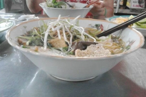 Quán Ăn Cây Me - Bún Riêu, Hủ Tiếu & Bánh Canh