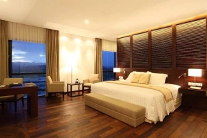 CenDeluxe Hotel